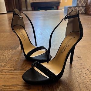 Badgley Mischka Open-toed Black Heel Sandals